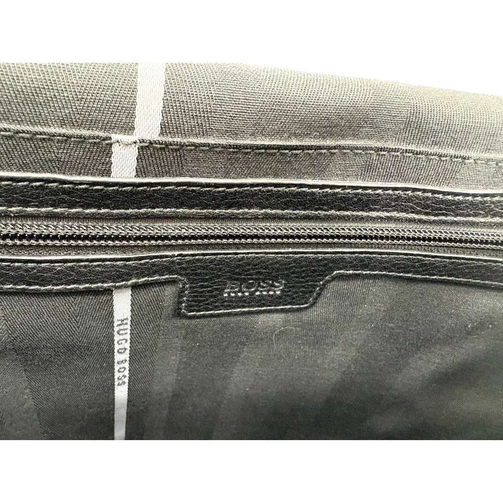 HUGO BOSS Pebbled Leather Laptop Messenger Bag Black Magnetic Gunmetal Hardware